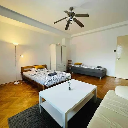 Lovely 2bdr In Center, Wifi & Self-check In