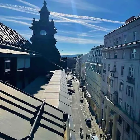 Apartment Lovely 2bdr In Center, Wifi & Self-check In