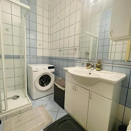 Lovely 2bdr In Center, Wifi & Self-check In Pozsony