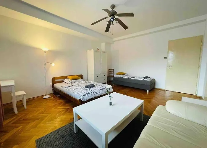 Lovely 2bdr In Center, Wifi & Self-check In