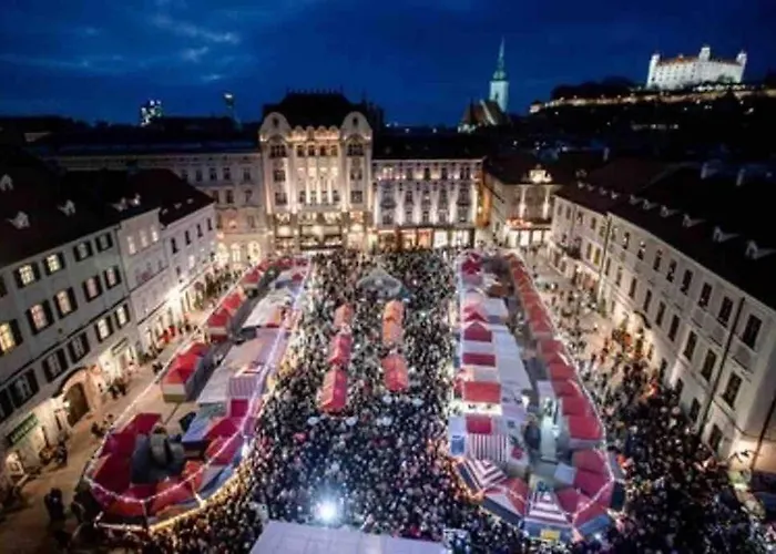 Apartmán Lovely 2bdr In Center, Wifi & Self-check In