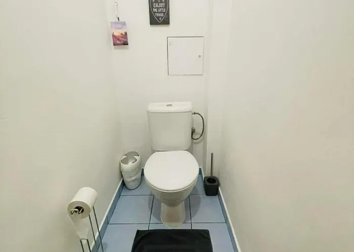 Lovely 2bdr In Center, Wifi & Self-check In Apartmán