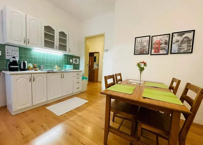 Appartement Lovely 2bdr In Center, Wifi & Self-check In