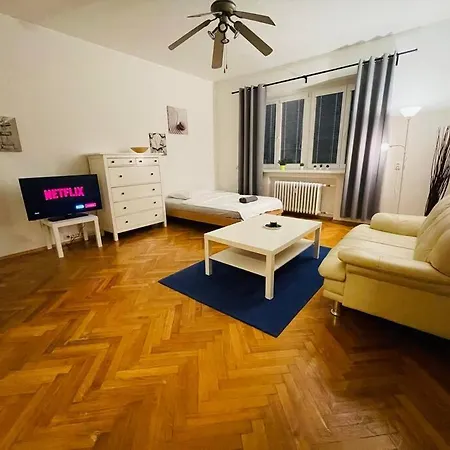 アパート Lovely 2bdr In Center, Wifi & Self-check In *